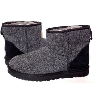 UGG Classic Mini Tweed Shearling Boots men’s 9 (equals women’s 11) NEW